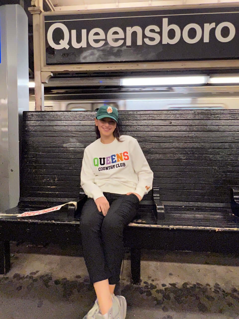Men's Metro Queens Sweatshirts - Queens Country Club